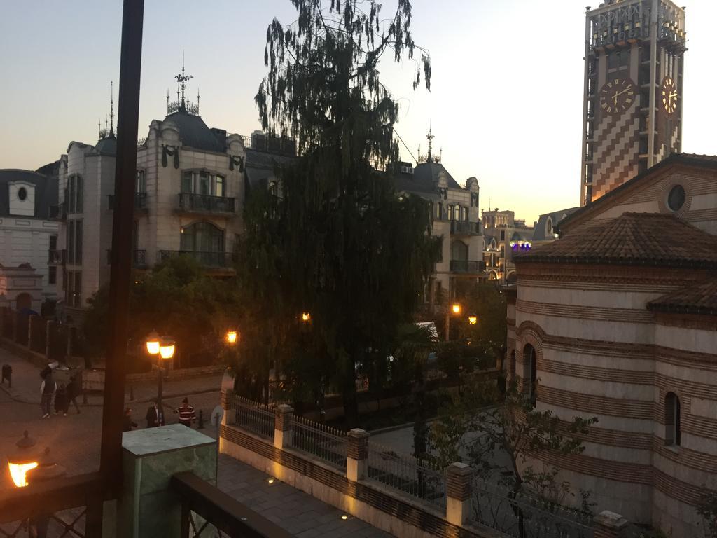 Apartment On Zviad Gamsakhurdia 21 Батуми Екстериор снимка