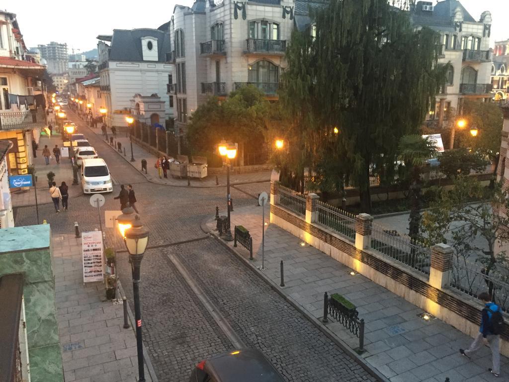 Apartment On Zviad Gamsakhurdia 21 Батуми Екстериор снимка